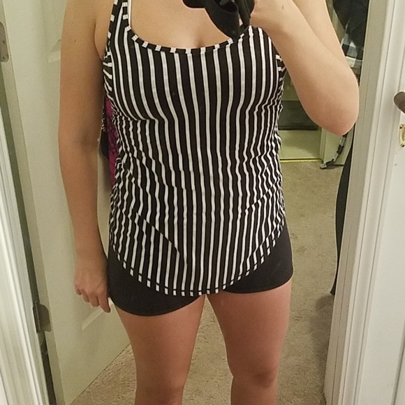 Lululemon Vita Tank - Picture 3 of 3